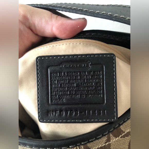 Signature Style Coach Purse with Black Leather and Gold Details, Y2K Vintage - Picture 13 of 15